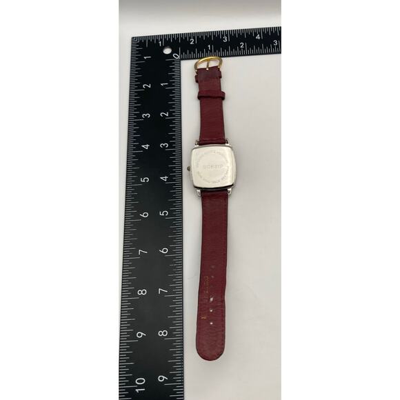 Gossip Women's Quartz Watch 30mm Adjustable Pebbled Red Band - New Battery - Picture 5 of 7